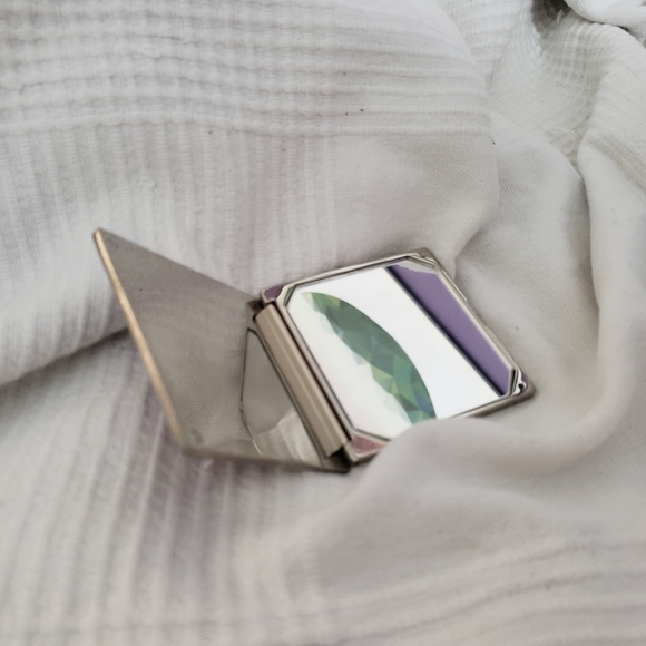 Burberry pocket/purse mirror - Picture 4 of 5